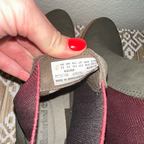 Timberland Olive and Burgundy Ankle Boots - Picture 4 of 4